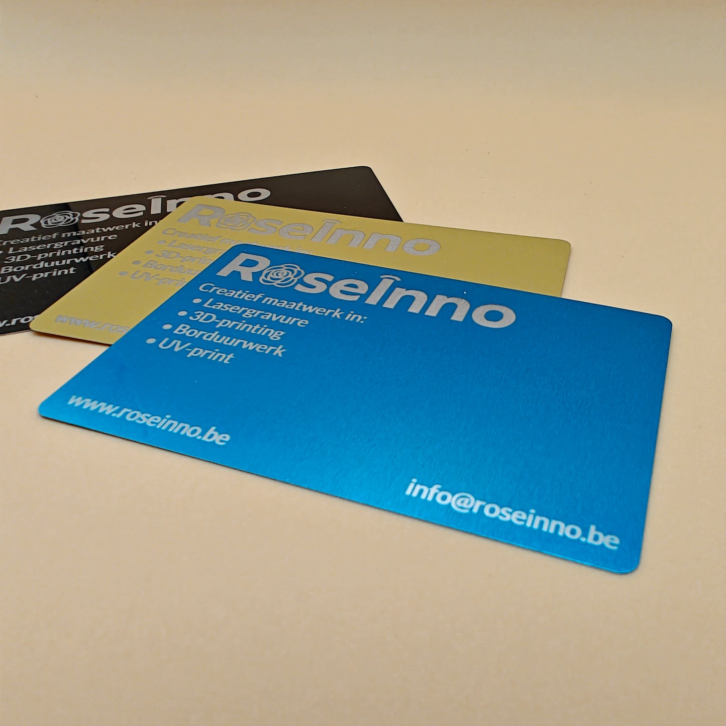 Gepersonaliseerde aluminium visitekaartjes – met lasergravure (50 stuks)