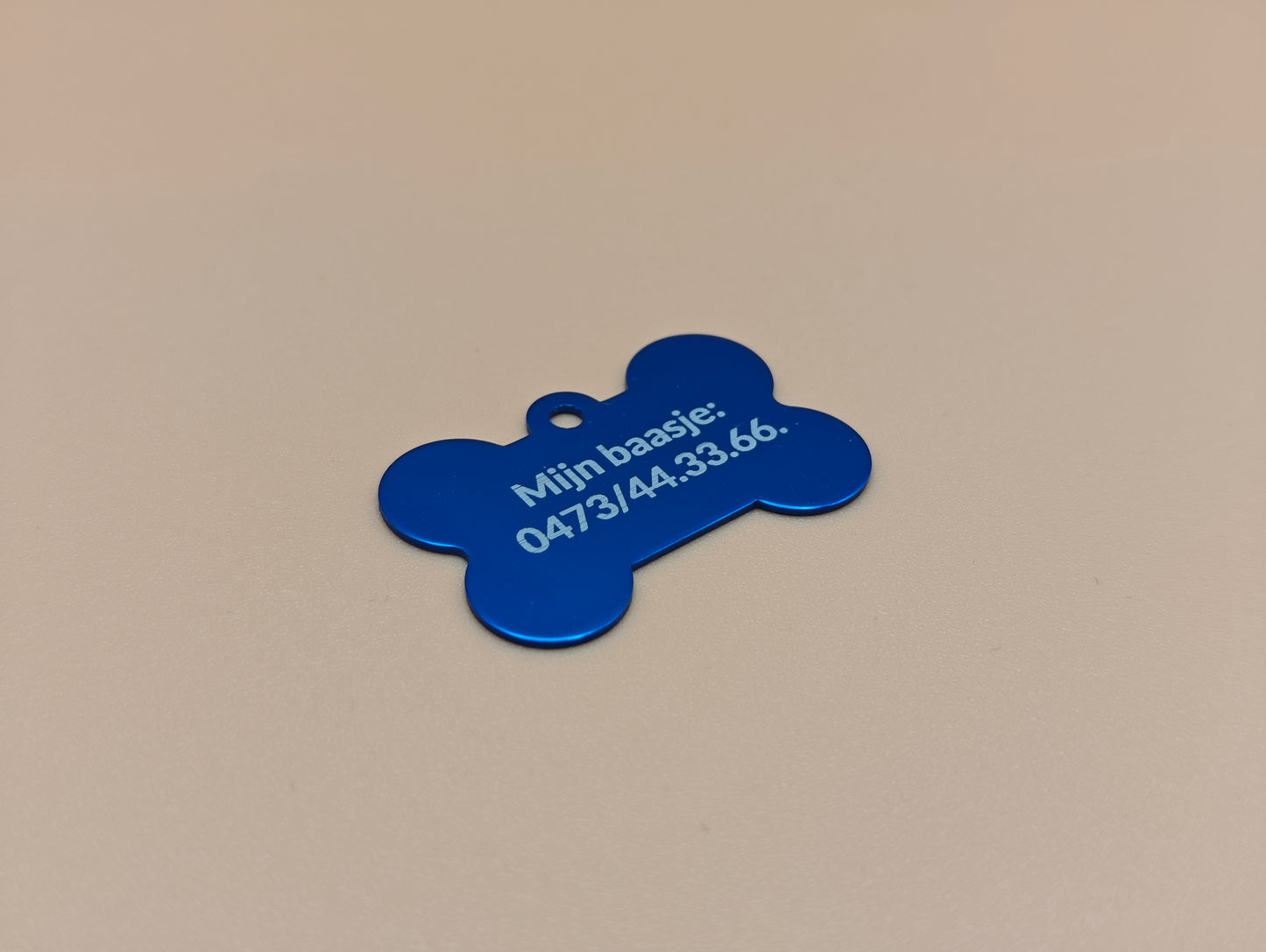 Gepersonaliseerde hondenbot-sleutelhanger – geanodiseerd aluminium