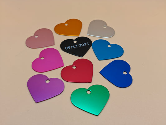 Gepersonaliseerde hartvormige sleutelhanger – geanodiseerd aluminium