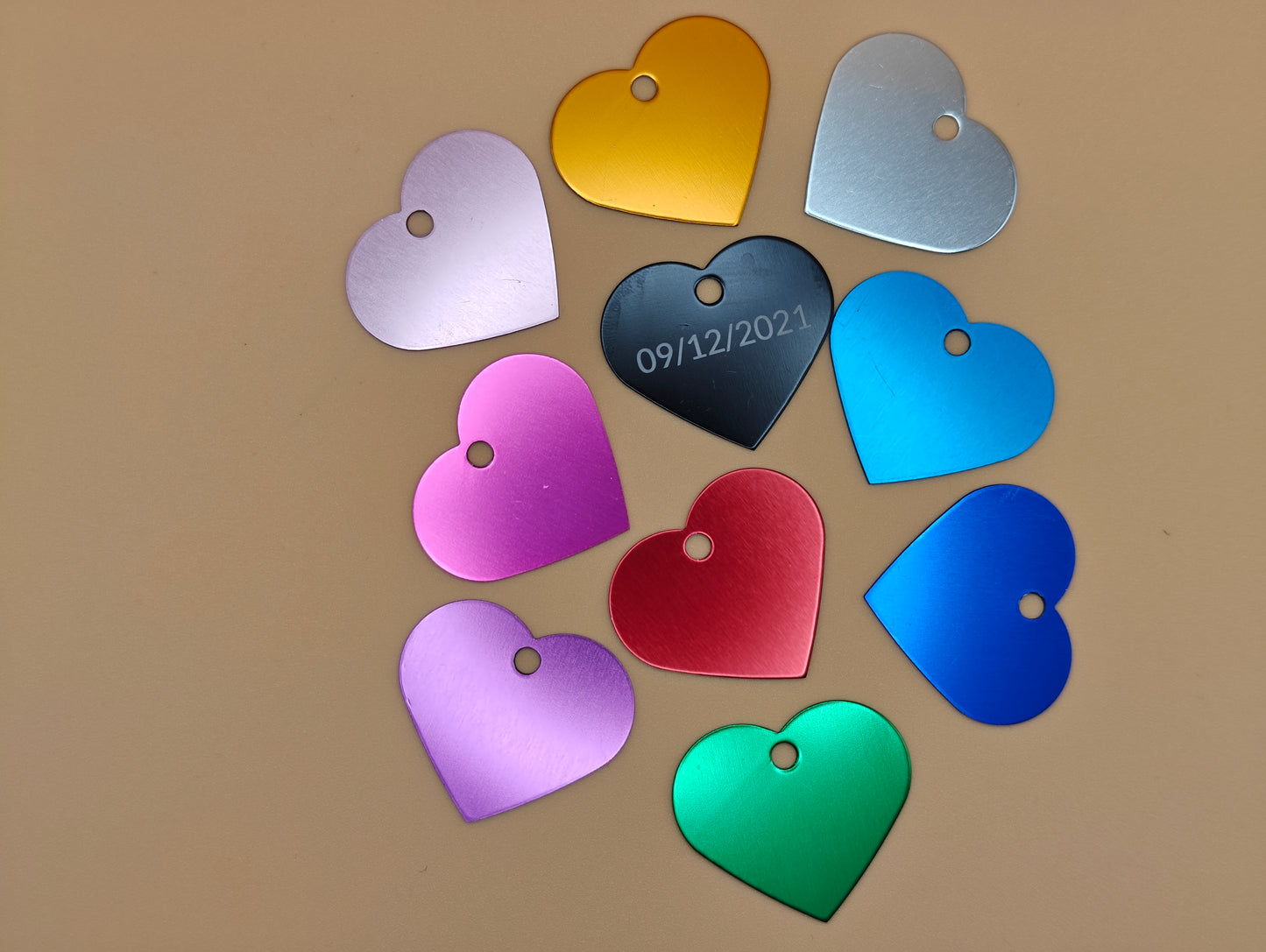 Gepersonaliseerde hartvormige sleutelhanger – geanodiseerd aluminium