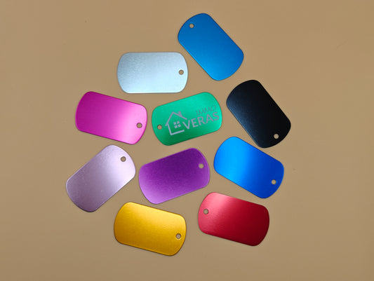 Gepersonaliseerde rechthoekige sleutelhanger – geanodiseerd aluminium (± 29 x 50 mm)