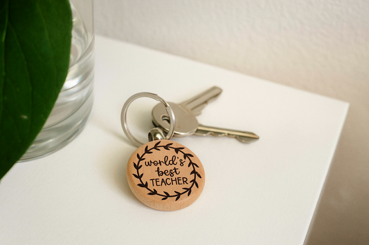 Gepersonaliseerde ronde houten sleutelhanger – stijlvol en robuust