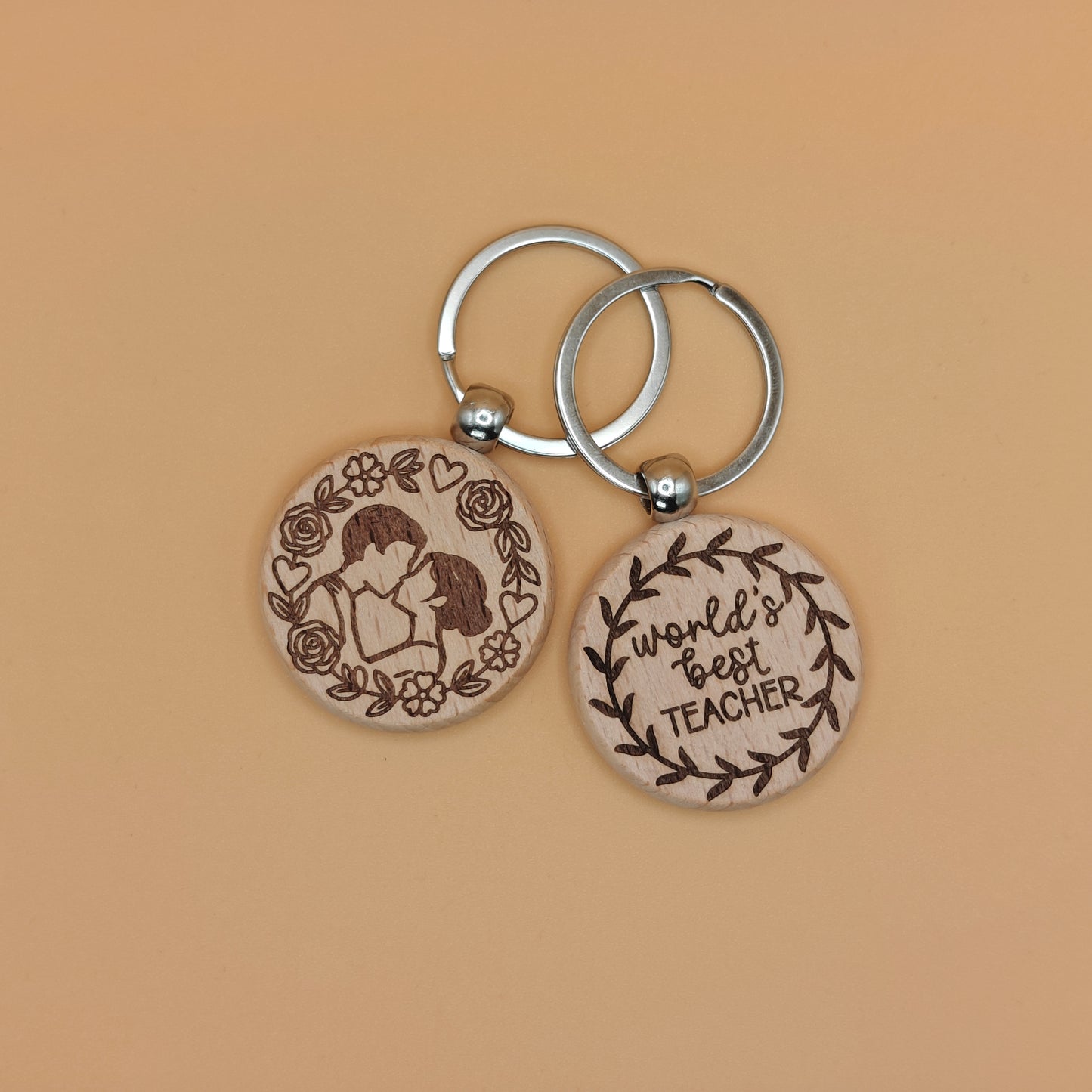 Gepersonaliseerde ronde houten sleutelhanger – stijlvol en robuust
