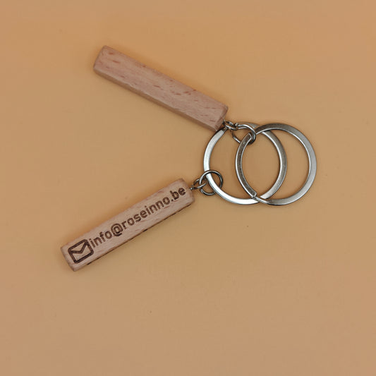 Stijlvolle houten sleutelhanger – personaliseerbaar in 3 houtsoorten