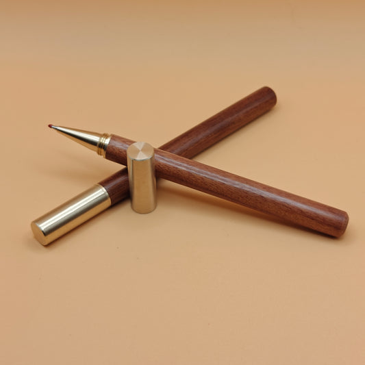 Sandalwood Signature Pen – Schrijven als een baas, schroeven als een gentleman