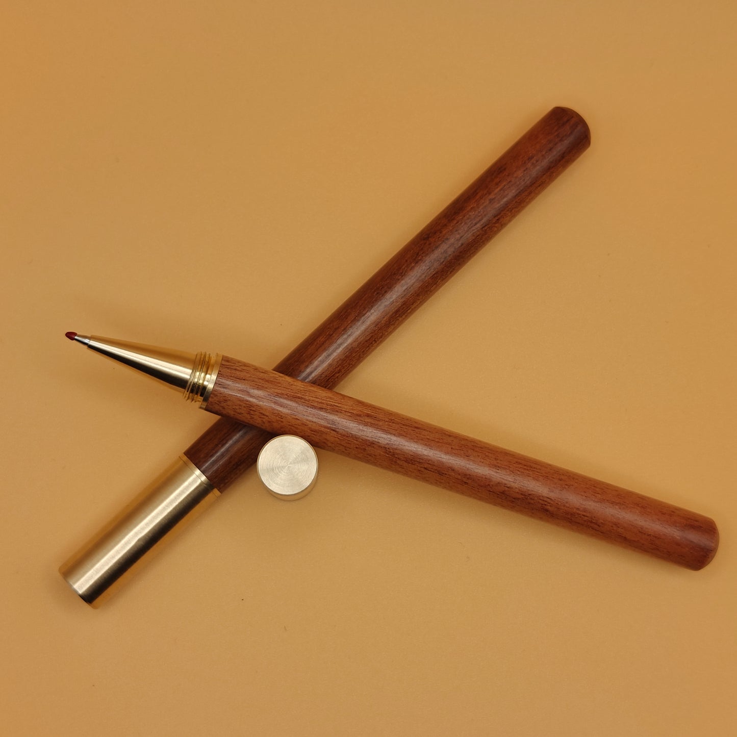 Sandalwood Signature Pen – Schrijven als een baas, schroeven als een gentleman